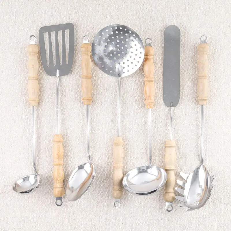 Bon Plan Ustensiles de cuisine en hêtre et inox
