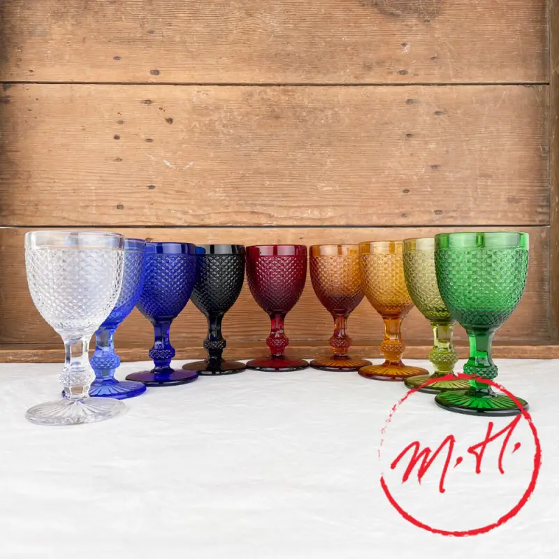 Verre à vin coloré finition pointe de diamant Expédition Rapide
