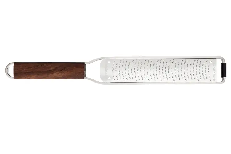 Prix Promo R&acirc;pe-Zesteur Microplane Master manche en noyer