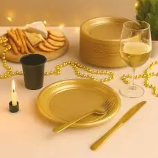 Vente Flash Assiette plastique ronde Or réutilisable 22 cm x 20 pièces